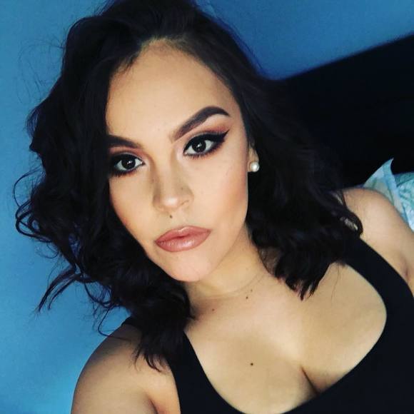 Meet your Posher, Ana - Picture 1 of 1